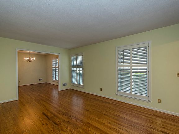 4th image of 1707 Carl Rd