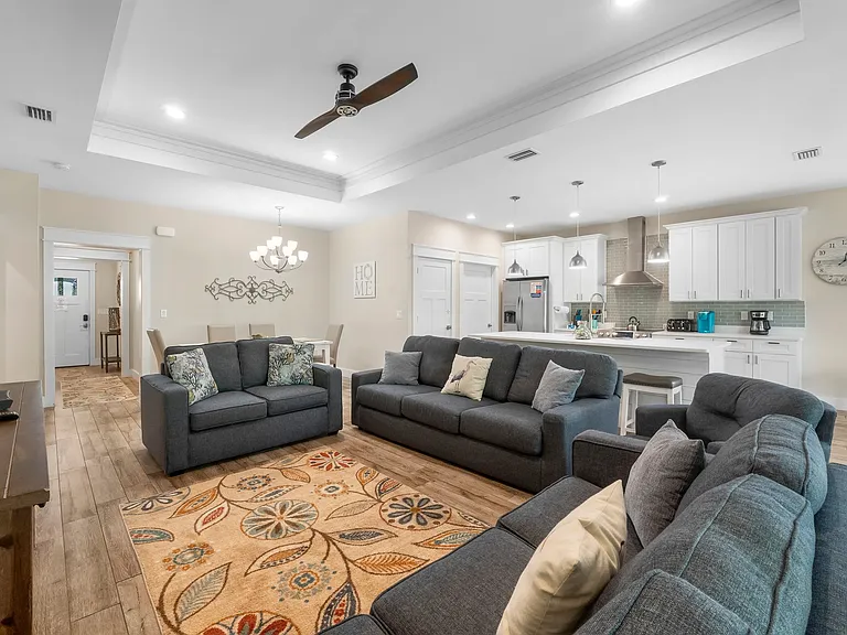228 Palm Beach Dr — Photo 12