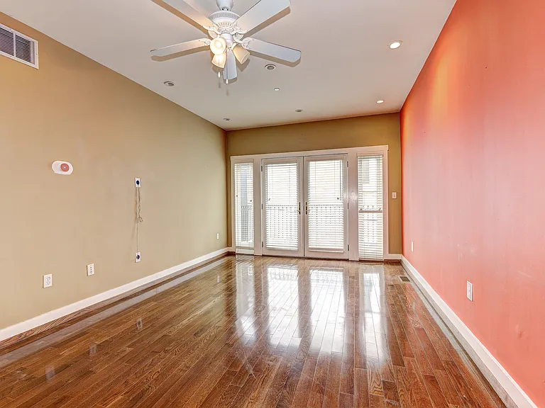 1724 Fleet St — Photo 11