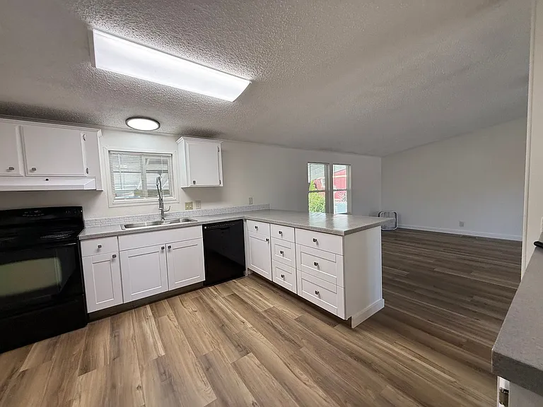 116 SE 8th St #26 — Photo 10
