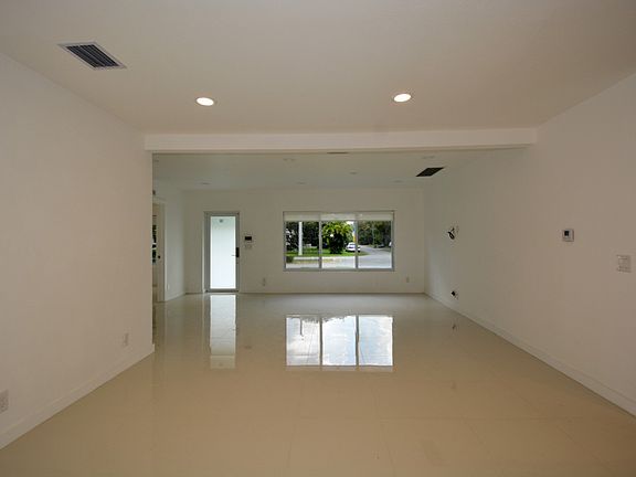 2nd image of 11149 NE 8th Ave