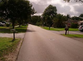 1200 SW 67th Ter, Plantation, FL 33317