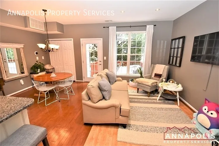 37 Harbour Heights Dr — Photo 4