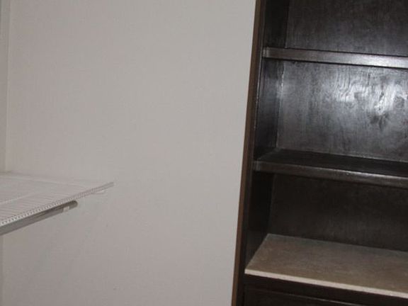 5th image of 331 Bonito Ave