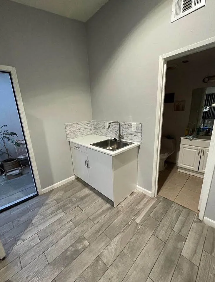 410 Diamond St — Photo 4