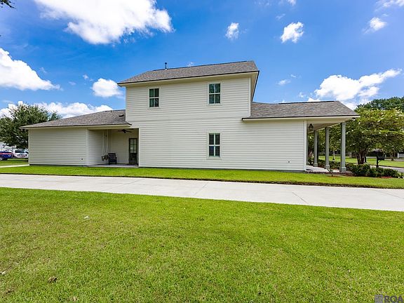 3rd image of 336 Sycamore Cir