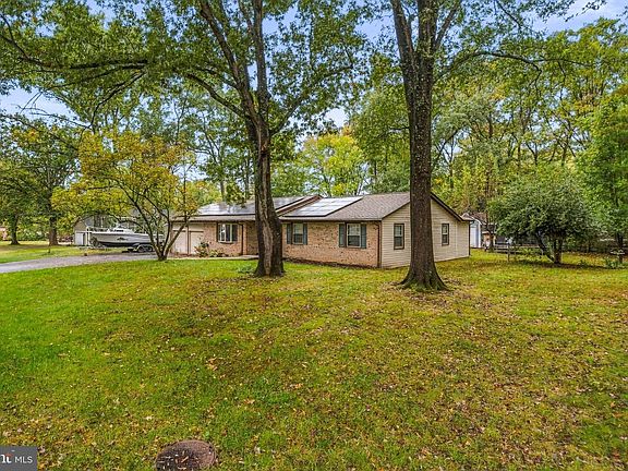 3rd image of 3711 Joy Ln