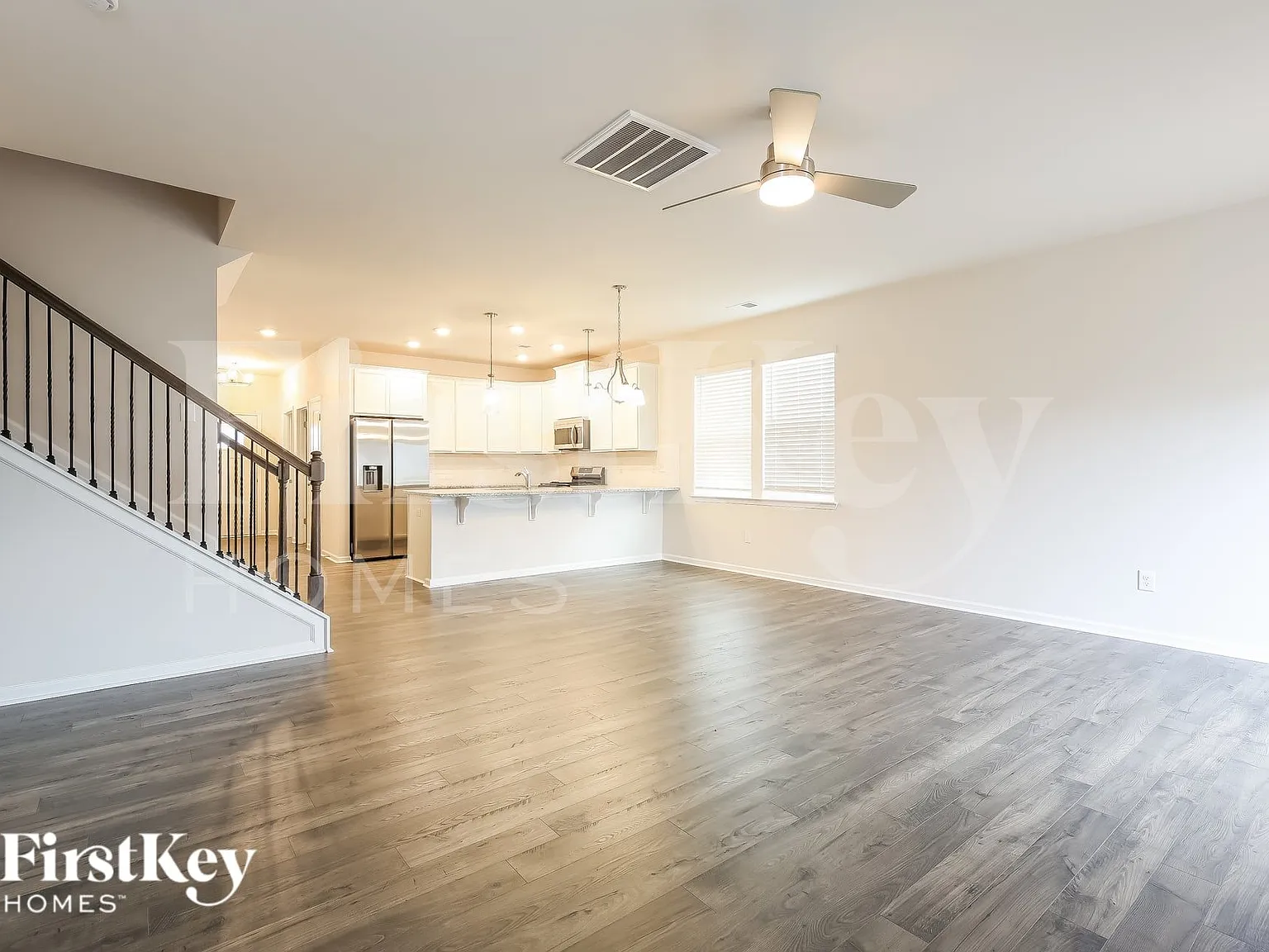 4 bed, 3.0 bath, 2025 sqft, $2,200 — Photo 3