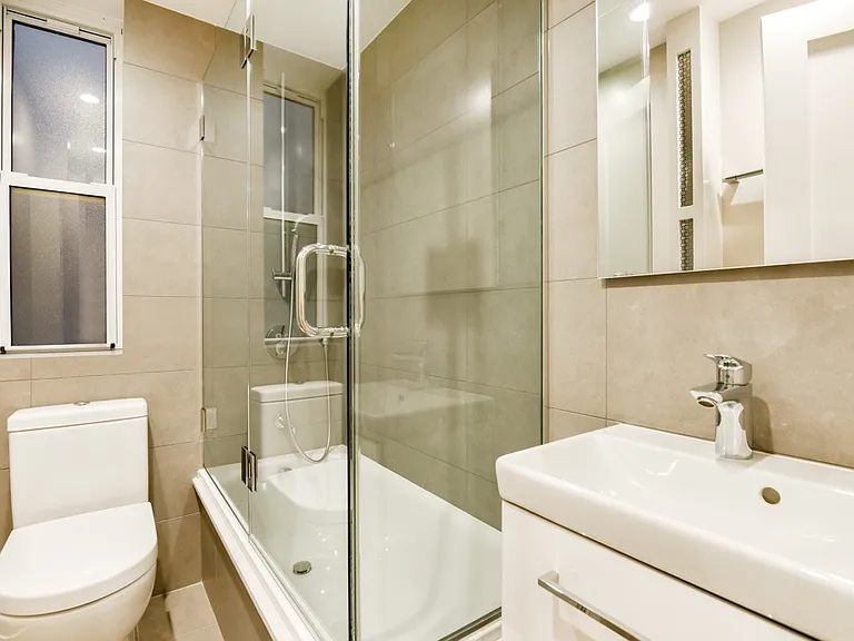 225 W 23rd St #2252R — Photo 3