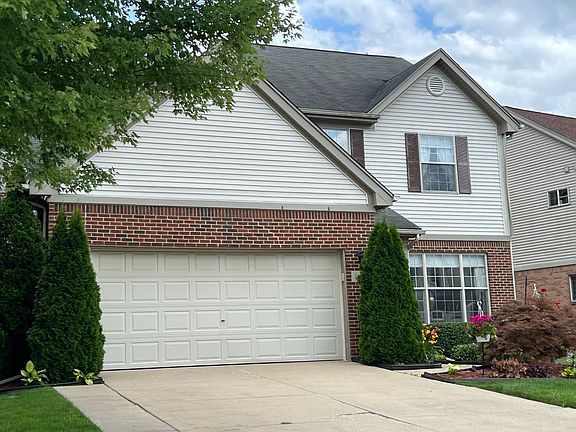 3rd image of 39691 Dorchester Cir