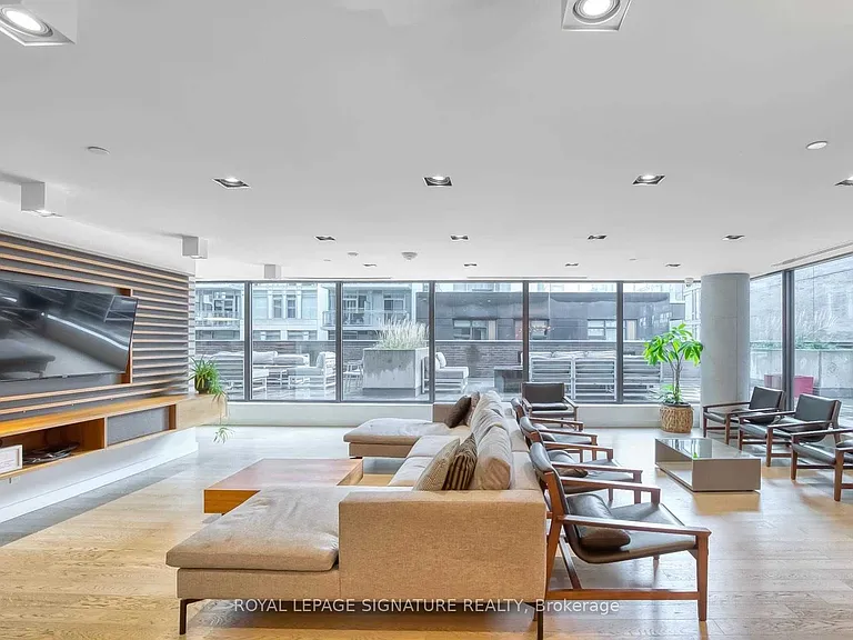 111 Bathurst St #1413 — Photo 11