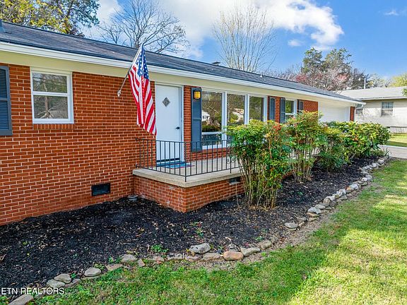 2nd image of 4313 Landon Dr