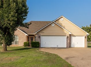 15777 S Canyon Oaks Ln, Claremore, OK 74017