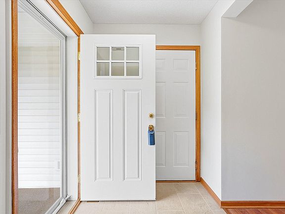 5th image of 342 Parkview Ln S