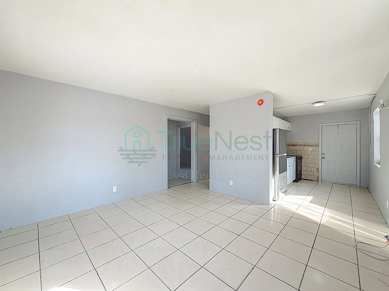 2 bed, 1.0 bath, $1,900 — Photo 4