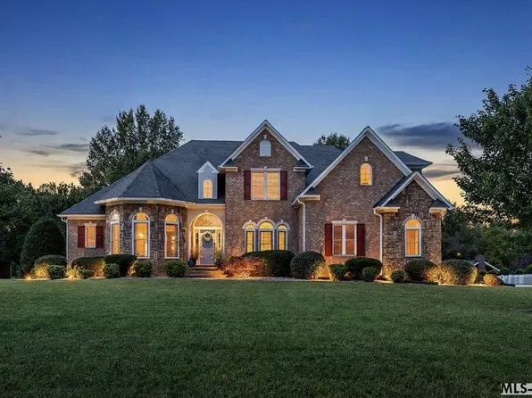 211 Apple St, South Hill, VA 23970