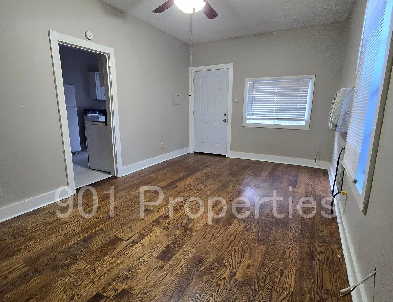1 bed, 700 sqft, $1,000 — Photo 3