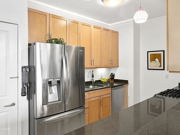 5th image of 321 W 118th St #1A