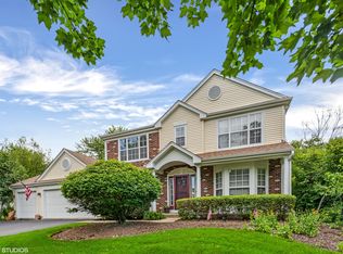 609 Surrey Ridge Dr, Cary, IL 60013