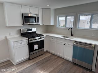 21 Essex Lane, Howell, NJ 07731