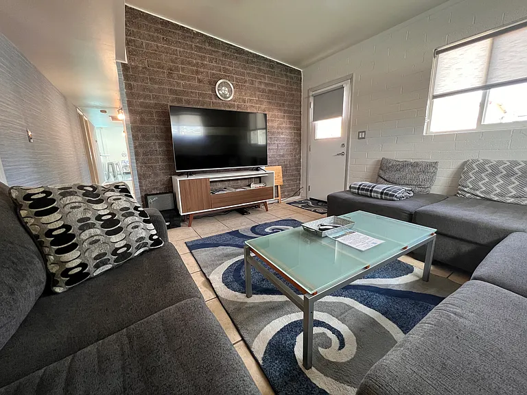 1031 N 78th Pl — Photo 48