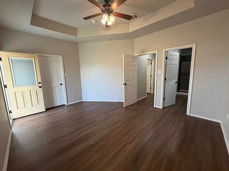 1129 Stanley Way — Photo 15