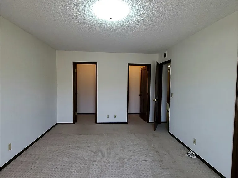 881 W Huntington Dr #G — Photo 13