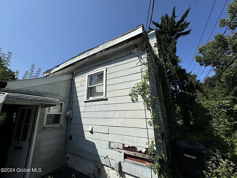 4th image of 20 Hopkins Street