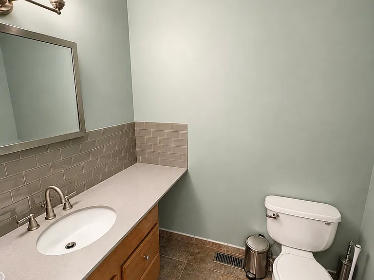 571 Freeport St #2 — Photo 11