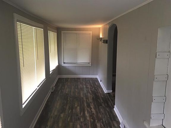 3rd image of 701 S Logan St