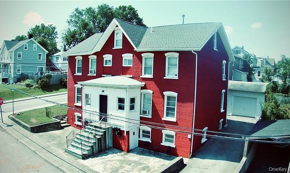 1st image of 28 Davis St #2