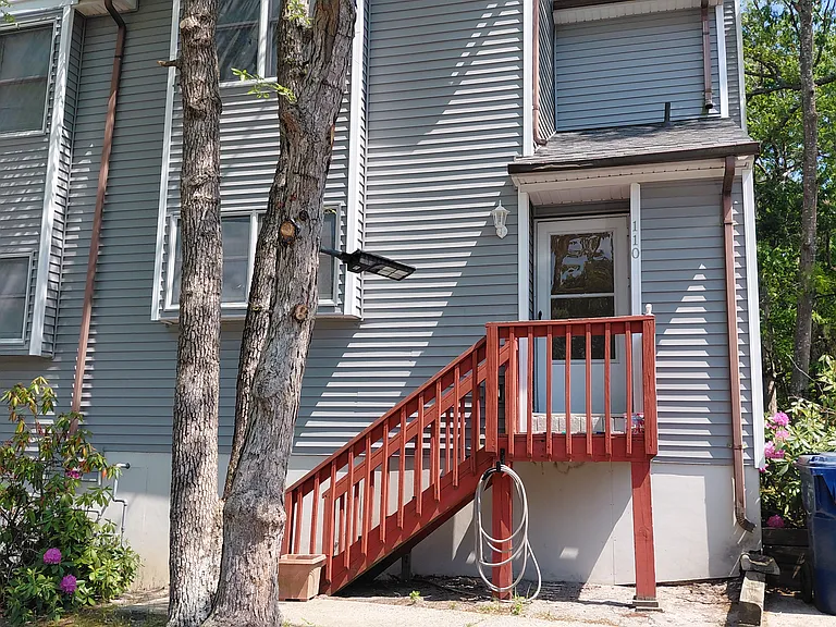 110 W Winged Foot Ct — Photo 1