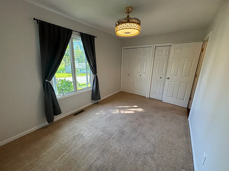 512 Woodland Ct — Photo 10