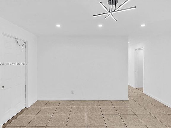 4th image of 4156 SW 49th Ct #0