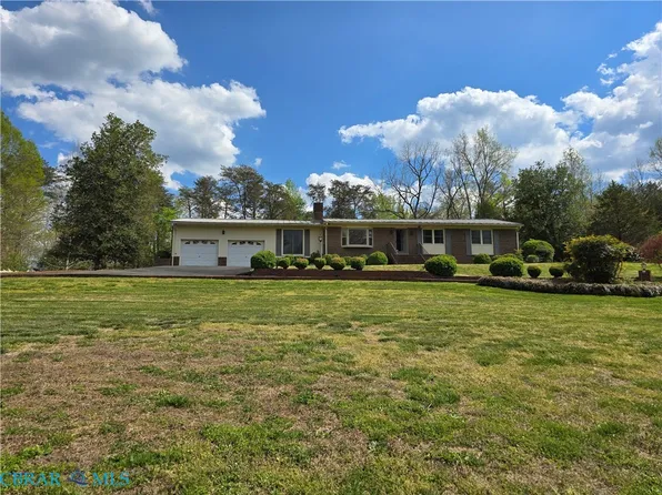 4836 Blackstone Rd, Kenbridge, VA 23944