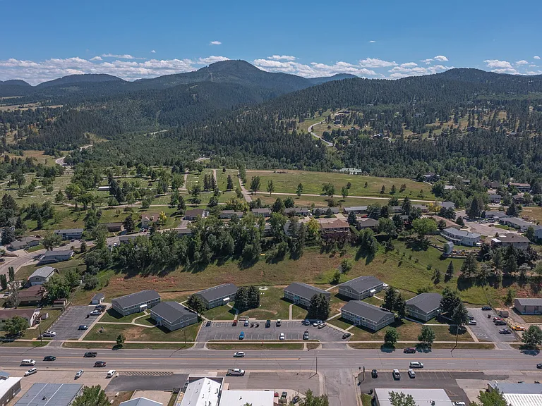 Canyon Estates Apartments — Photo 11