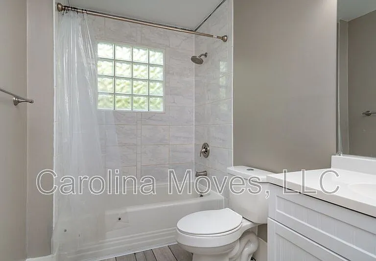 306 Powell St — Photo 17