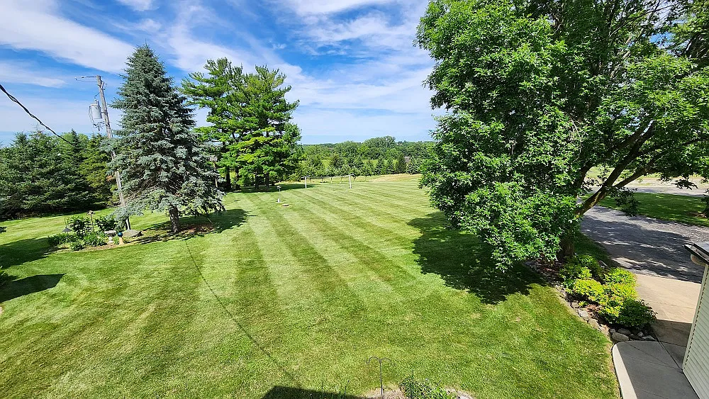 LARGE 4-bedroom Farm House — Photo 4