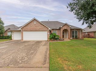 2813 Stonebridge Ct, Norman, OK 73071
