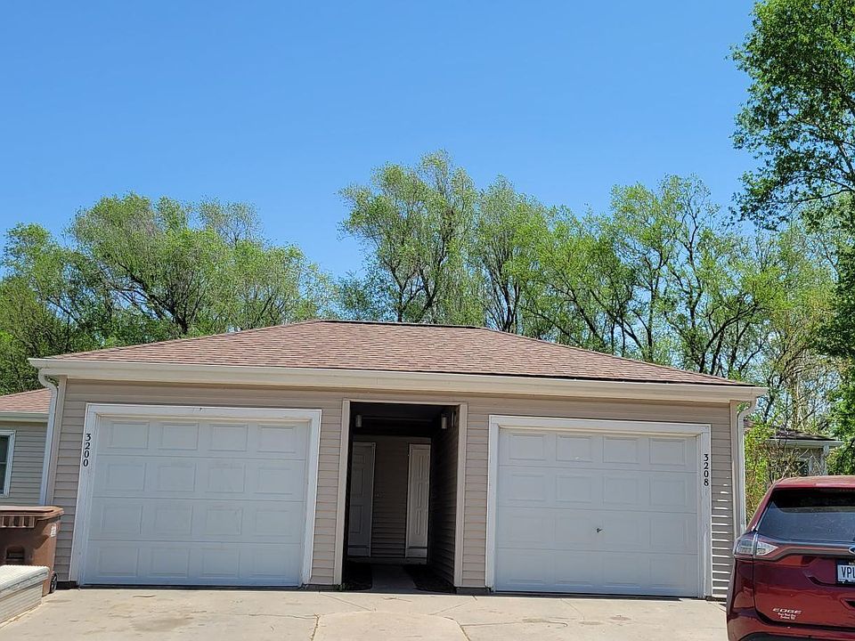 1st image of 3200 & 3208 S 56th St