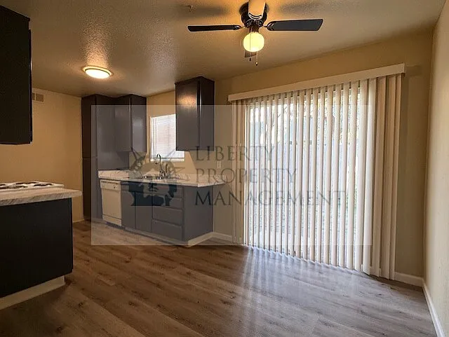 3 bed, $1,695 — Photo 3