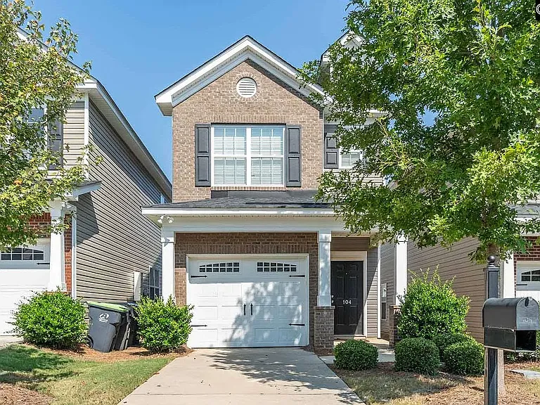 104 Saluda Springs Ct — Photo 1