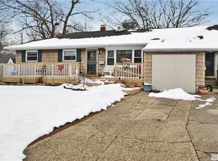 9 David Ln, Ronkonkoma, NY 11779