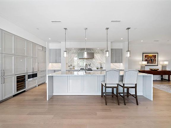 5th image of 6017 Memorial Dr #303