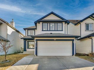 148 W Marthas Mnr NE, Calgary, AB T3J 4Y7