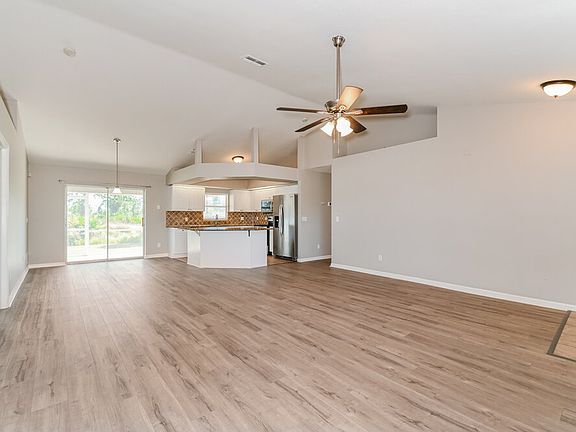 5th image of 106 Pageant St