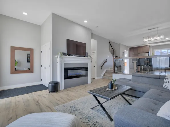 921 Berg Pl, Leduc, AB T9E 1J6