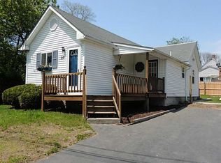 37 Oxford Ave, Warwick, RI 02889