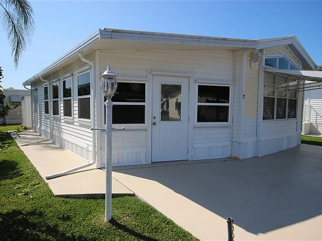1st image of 17 Garnet Dr