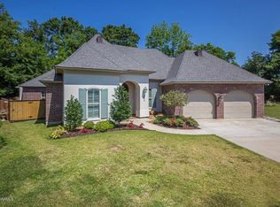303 Herbsaint Dr, Youngsville, LA 70592